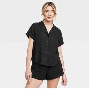 Women’s Short Sleeve Collared Button Down Shirt Universal Thread Black
